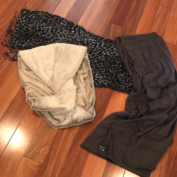 GAP Accessories - Scarf Lot